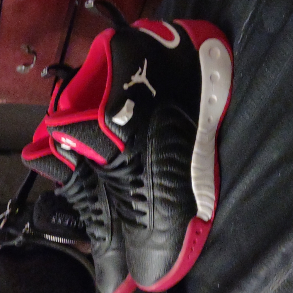 New Jordan JumpMan Pro (GS) Black/ white university red size 5.5 Y UK. 5